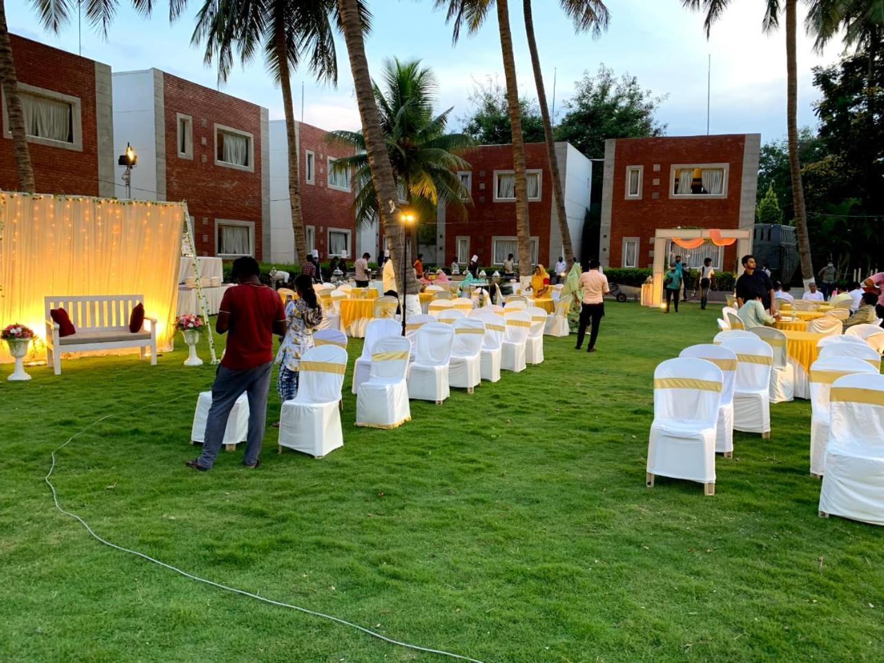 Celebrity Resort - Near Isha Yoga Alandurai Exterior photo